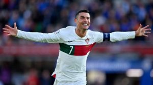 Cristiano Ronaldo muốn chinh phục mốc 1000 bàn thắng trong sự nghiệp.