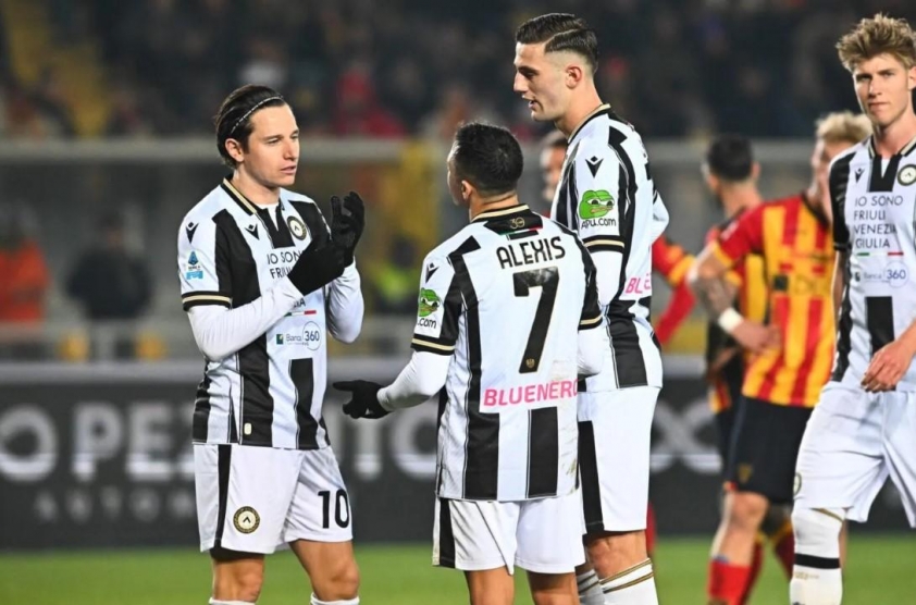 Tiền đạo Udinese bị rút ra khỏi sân ngay sau đó.