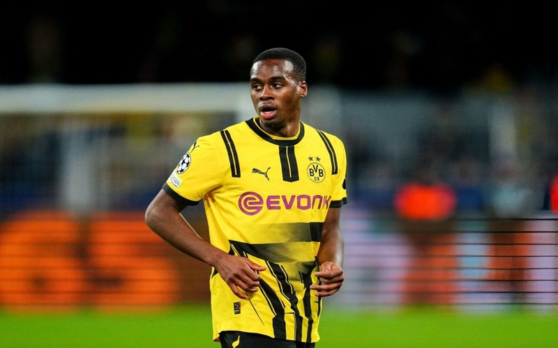 Real nhắm chiêu mộ Jamie Bynoe-Gittens của Dortmund.